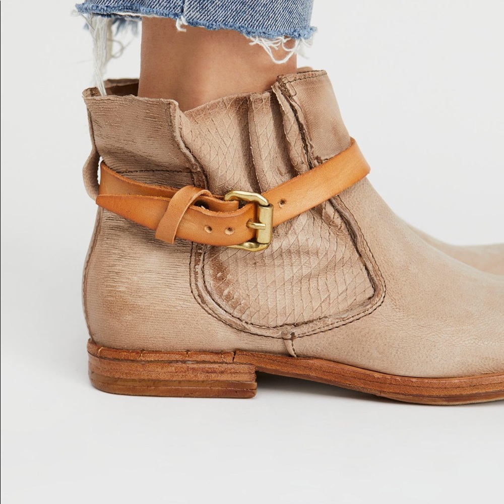 *SOLD* FP x A.S.98 Imperial Distressed Ankle Boots - Picture 4 of 8